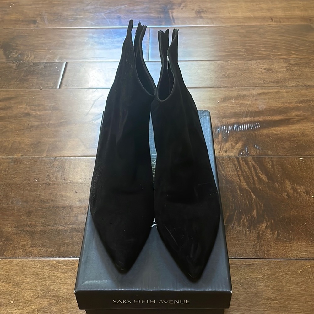 Saks Fifth Avenue black heeled ankle booties